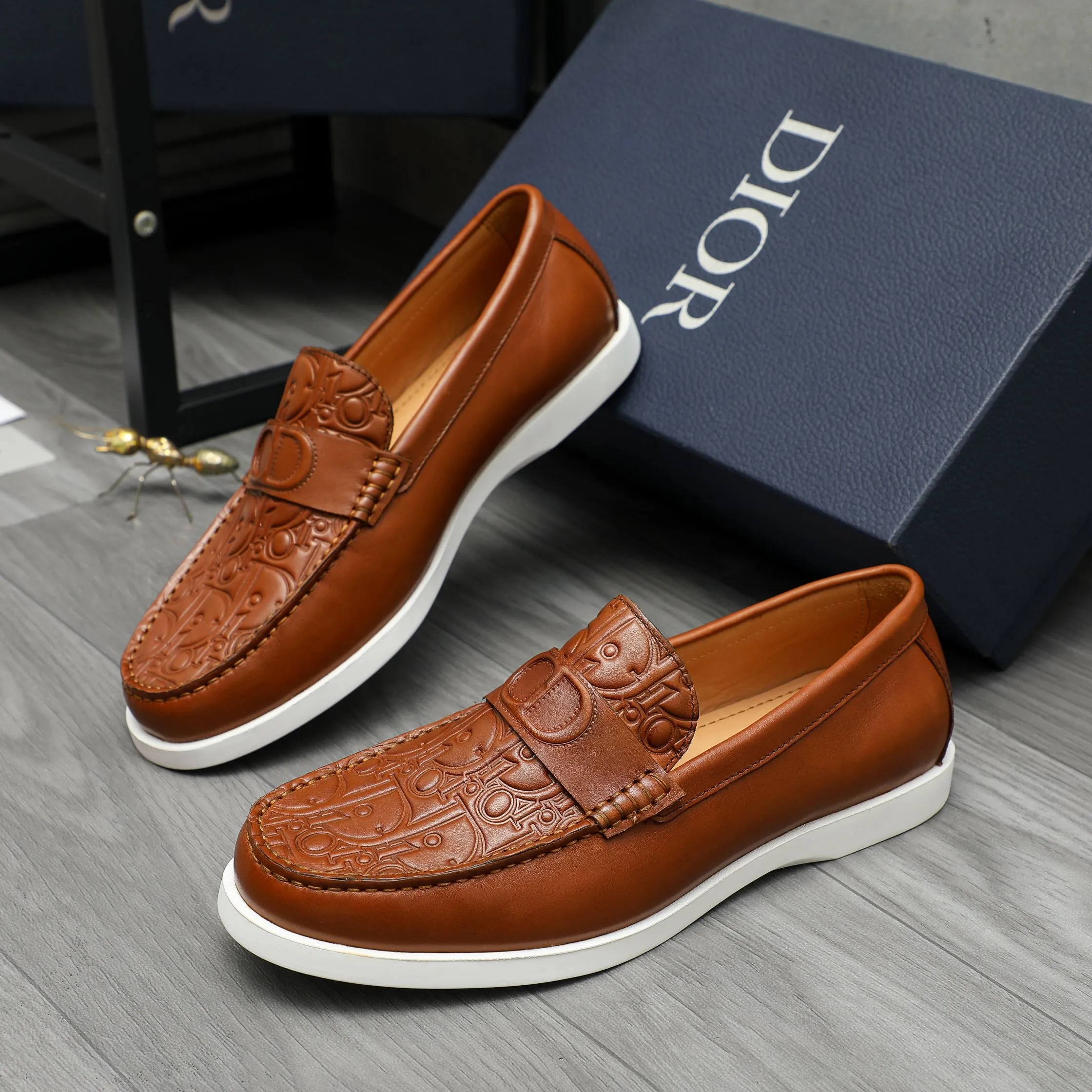 Men's shoes 💰460 Product trademark: Dior "Dior" casual slip-on leather shoes Regular size: 39-44 Product material: Selected cowhide embossed upper, cowhide lining, rubber outsole
